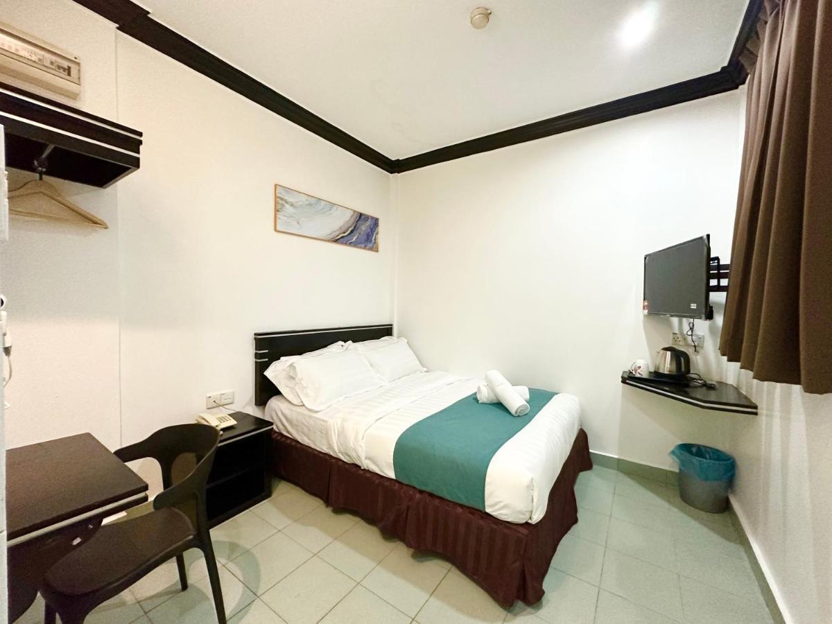 Hotel Tourist City Centre By Hotspot Essential Kota Kinabalu Exterior photo