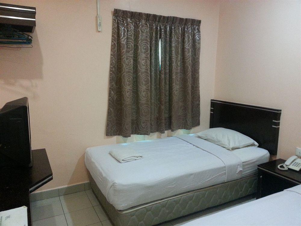 Hotel Tourist City Centre By Hotspot Essential Kota Kinabalu Exterior photo