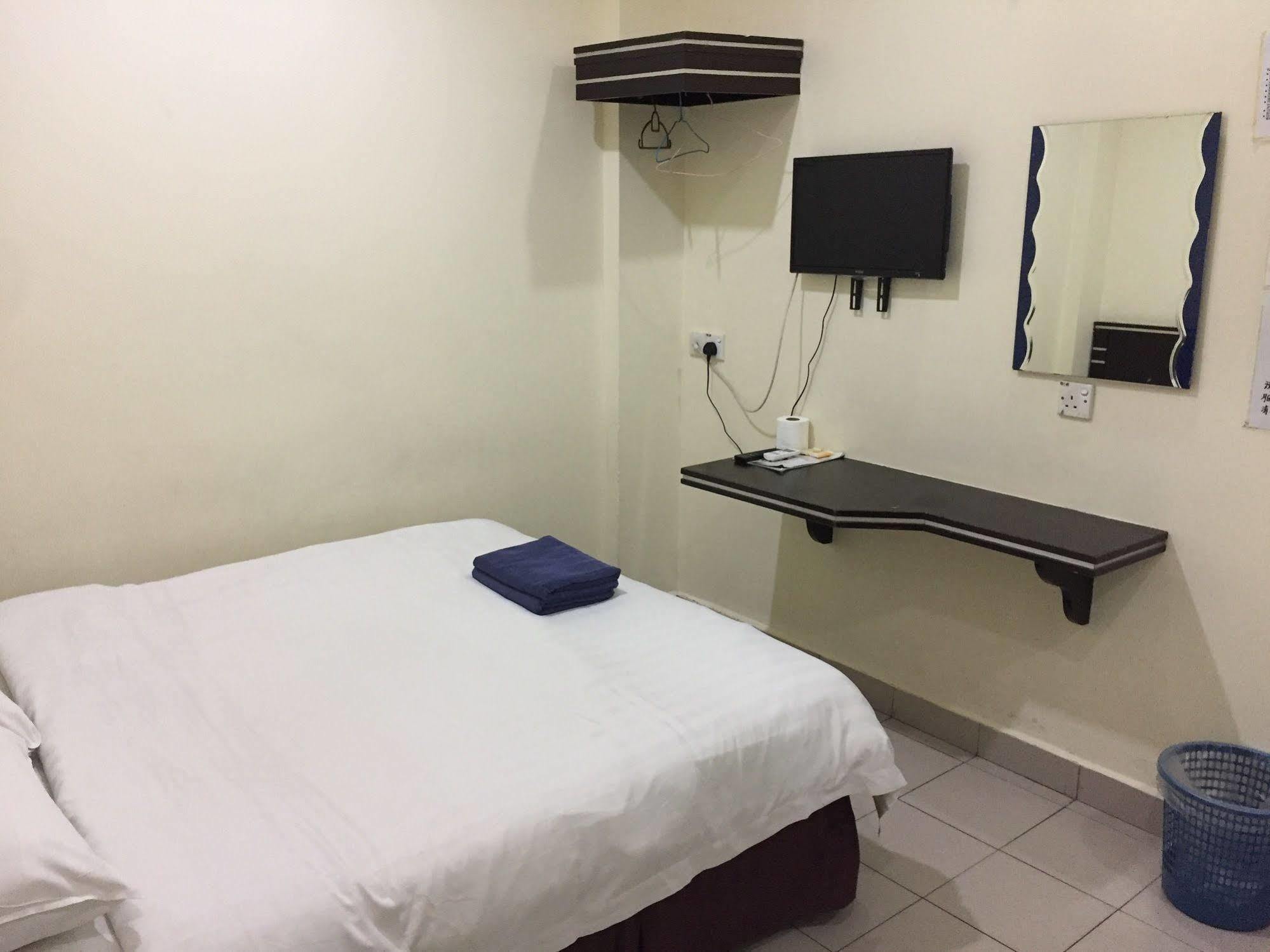 Hotel Tourist City Centre By Hotspot Essential Kota Kinabalu Exterior photo
